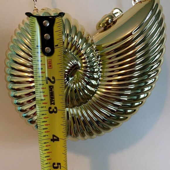 New, no tags, hard acrylic clamshell, clutch purse, mirror gold, fully lined - Picture 6 of 16